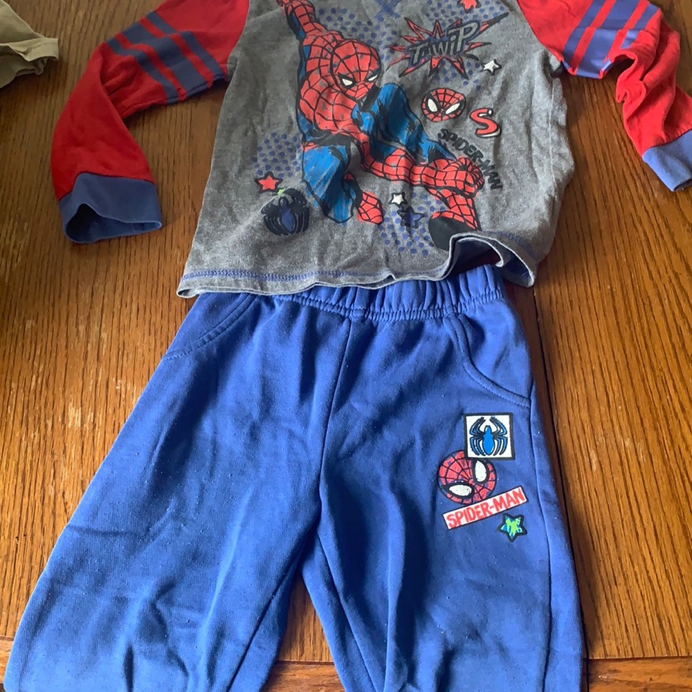 Spider sweatsuit